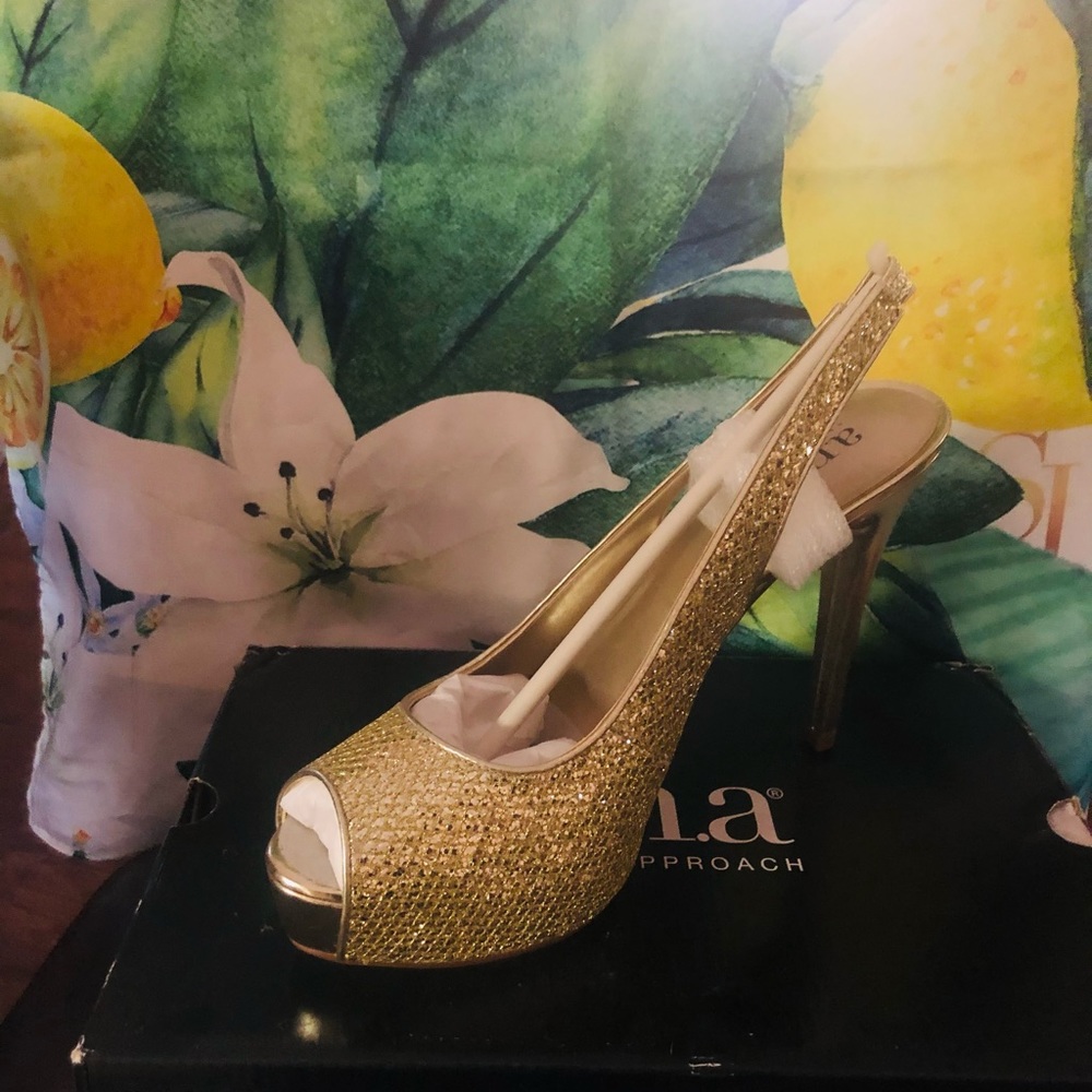 Ana Gold heels